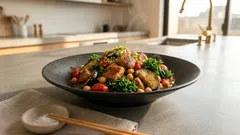 大豆ミートとケールの甘辛炒め煮—茄子とトマトでコクうま、満足感のあるプラントベース主菜